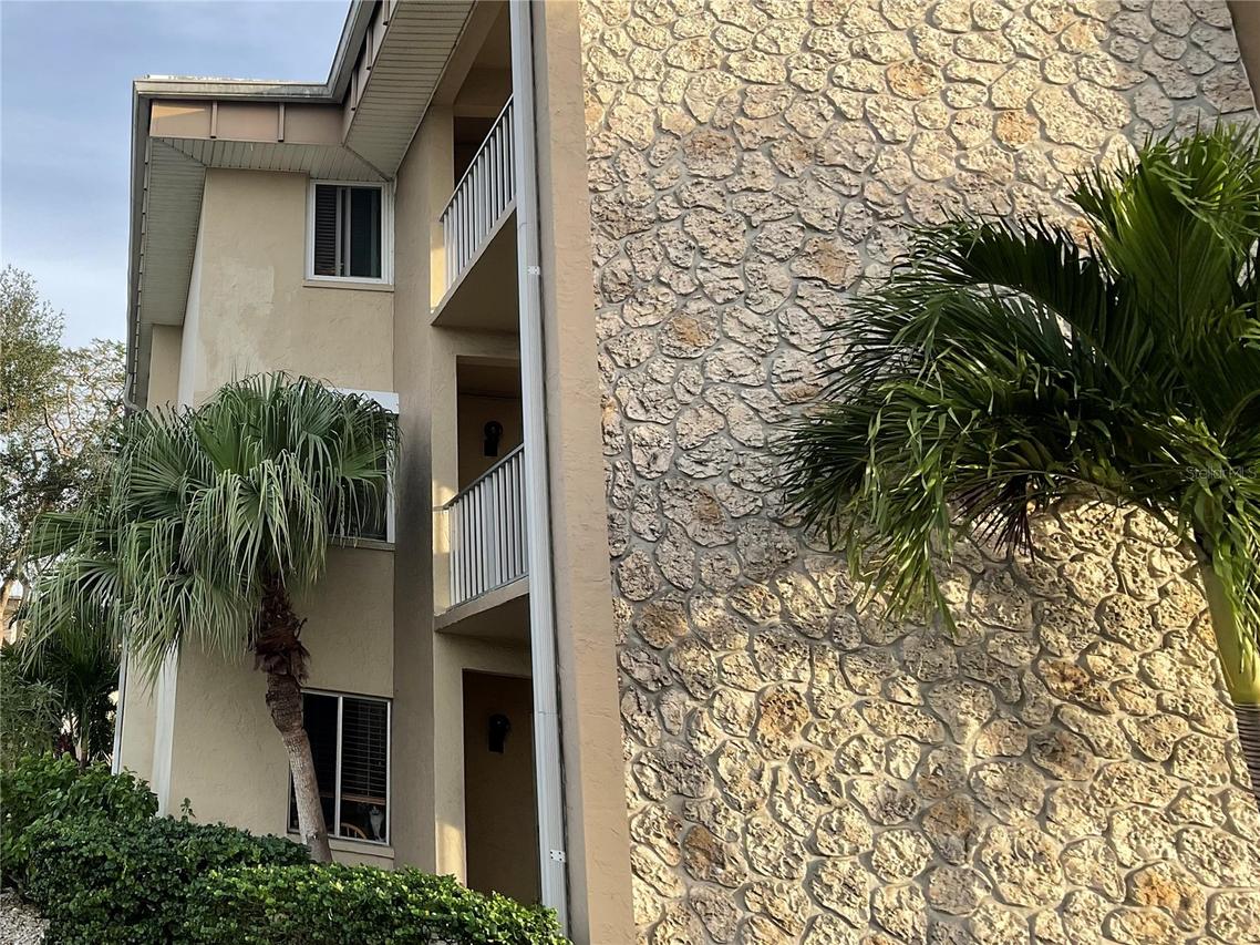 2244 Winkler Ave. #301, Fort Myers, FL 33901