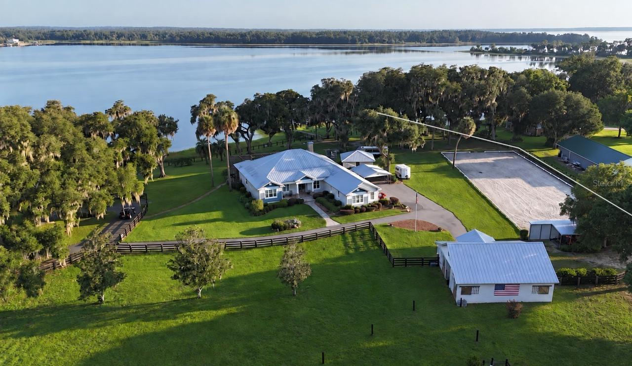 11811 SE Sunset Harbor Rd., Weirsdale, FL 32195