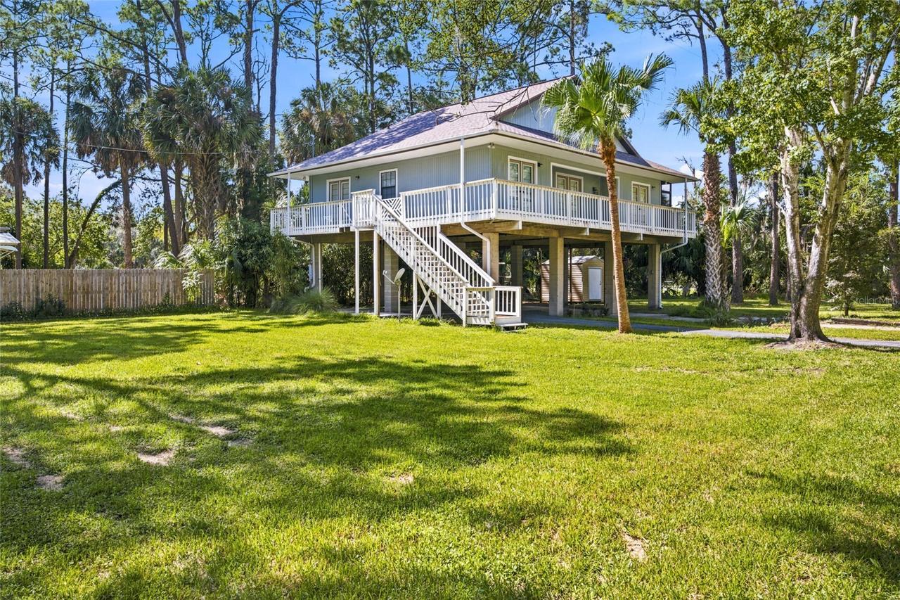 43 64th St., Yankeetown, FL 34498