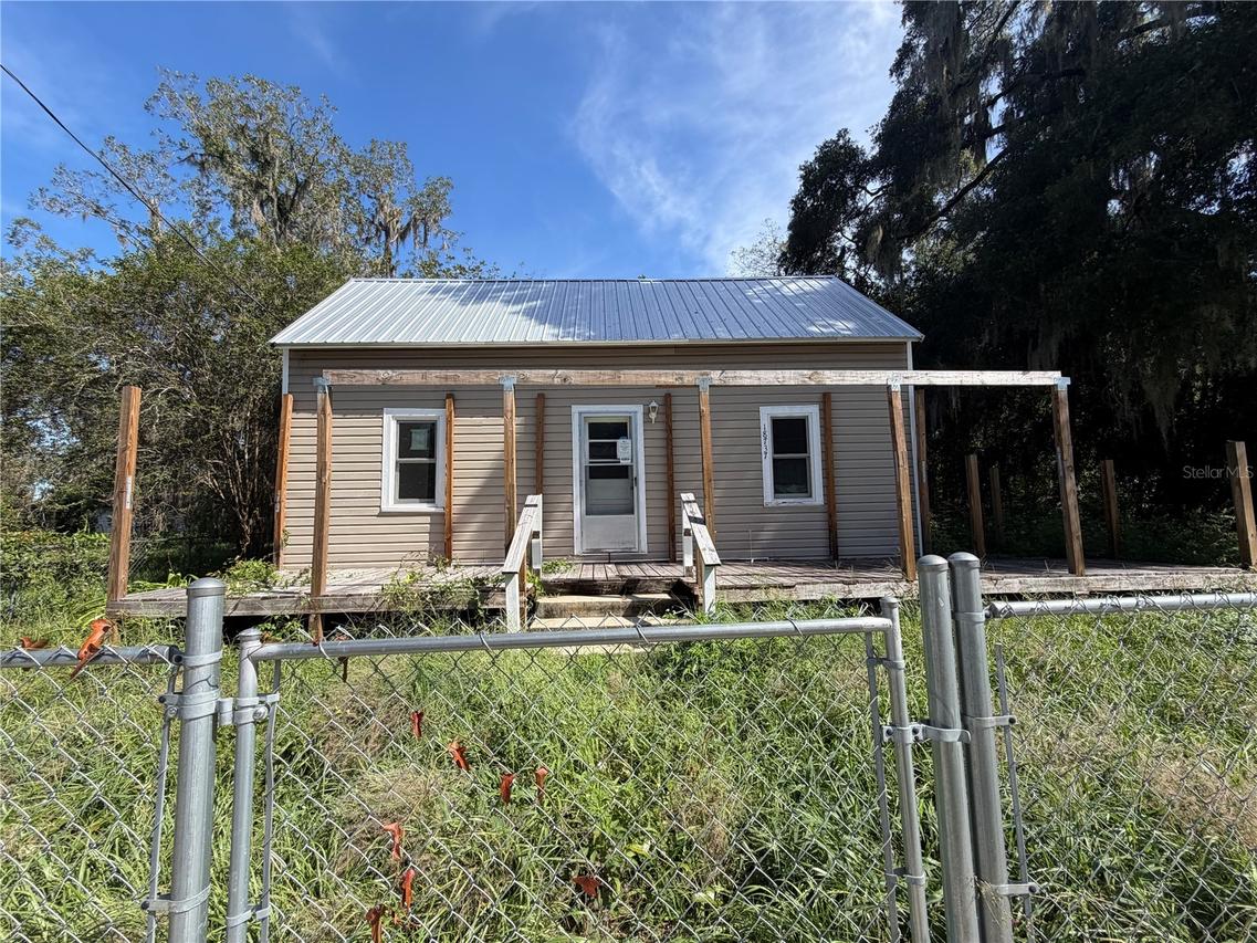18737 Charlotte Ave., Brooker, FL 32622