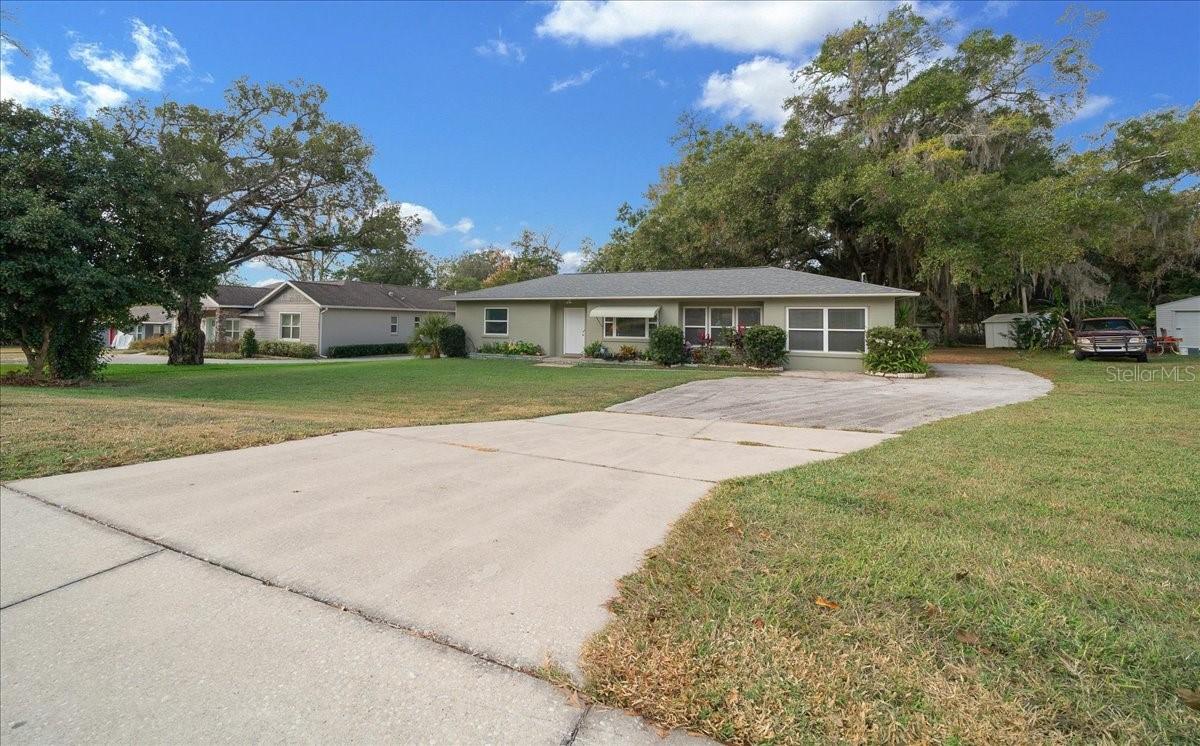 2810 SE Lake Weir Ave., Ocala, FL 34471