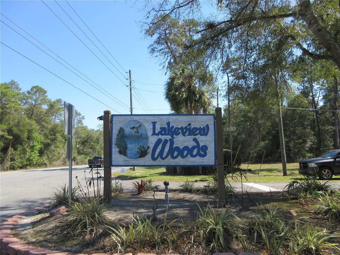 1265 NE 130th Ter., Silver Springs, FL 34488
