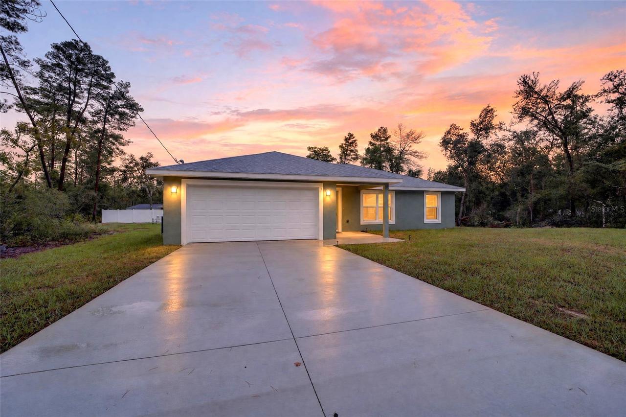 3 Fisher Way Pl., Ocklawaha, FL 32179