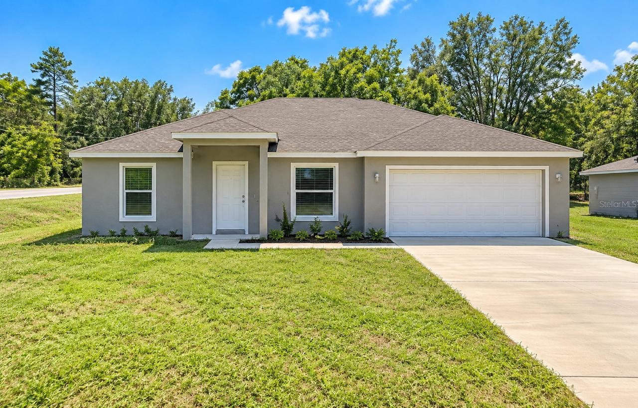 24 Malauka Course Ter., Ocklawaha, FL 32179