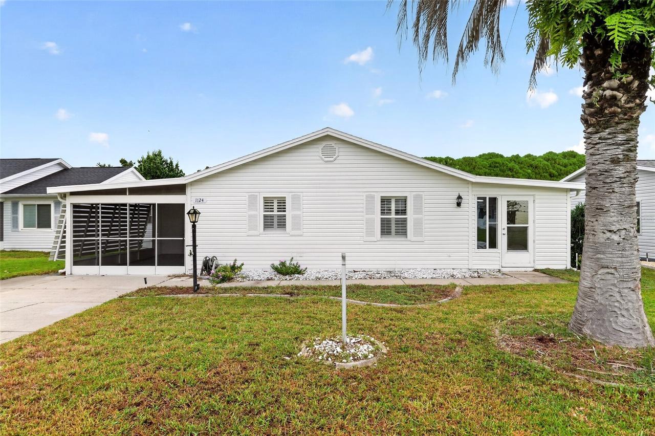 1124 Del Toro Dr., Lady Lake, FL 32159