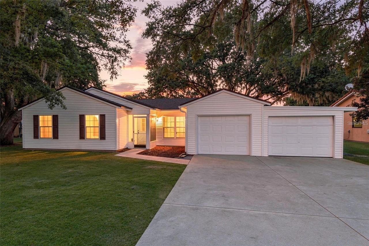303 Oak Track Pass, Ocala, FL 34472