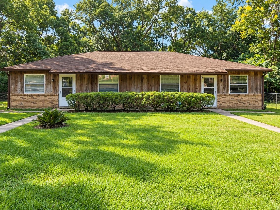 940/942 NE 20th St., Ocala, FL 34470