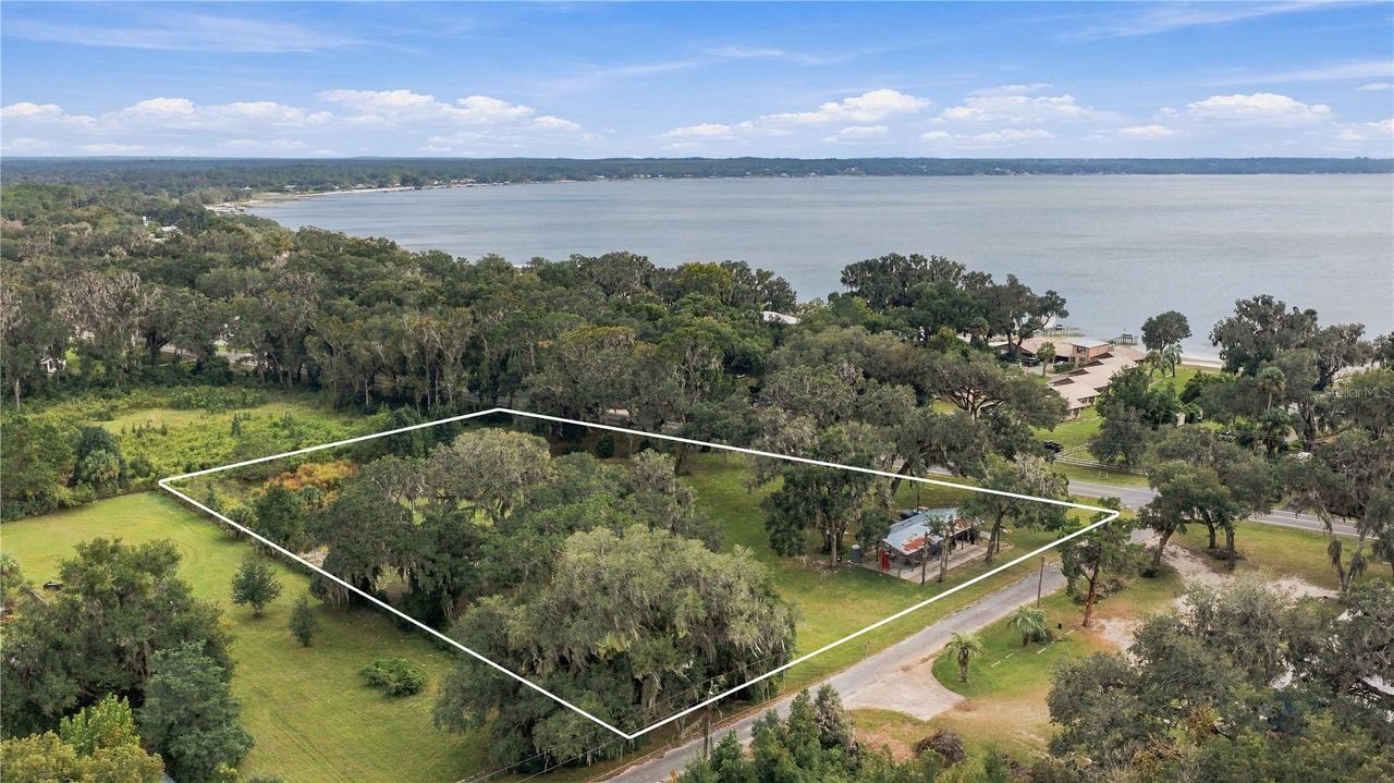 12351 SE 131st Ct., Ocklawaha, FL 32179