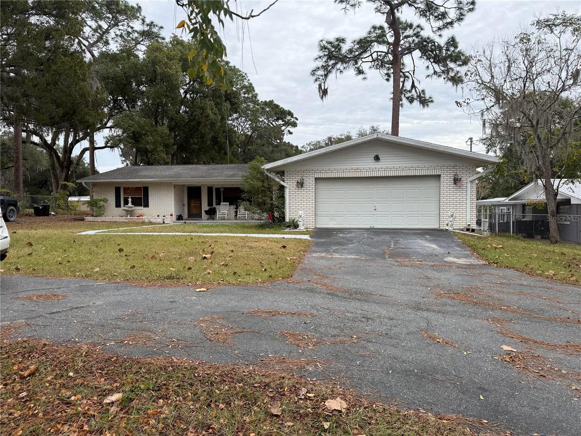 10297 SE Sunset Harbor Rd., Summerfield, FL 34491