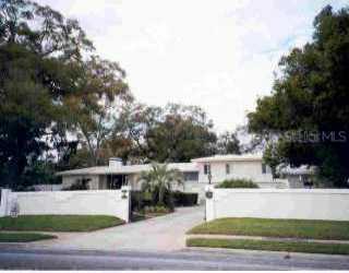 1215 N Lake Howard Dr., Winter Haven, FL 33881