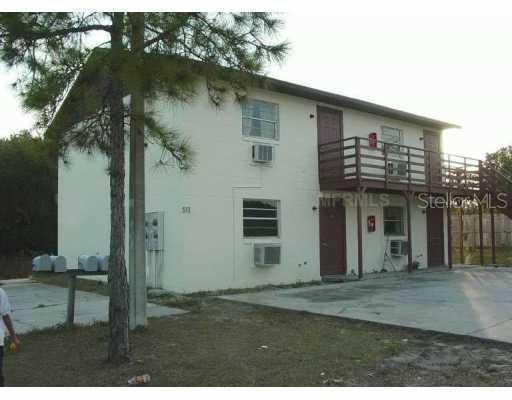 513 Twin Pines Ln., Auburndale, FL 33823