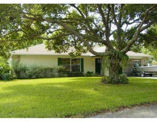 2742 Pine Acres Dr., Lake Wales, FL 33898