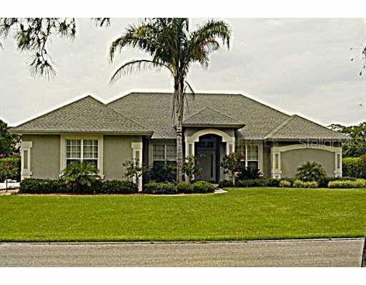 2405 Berkshire Ln., Winter Haven, FL 33884