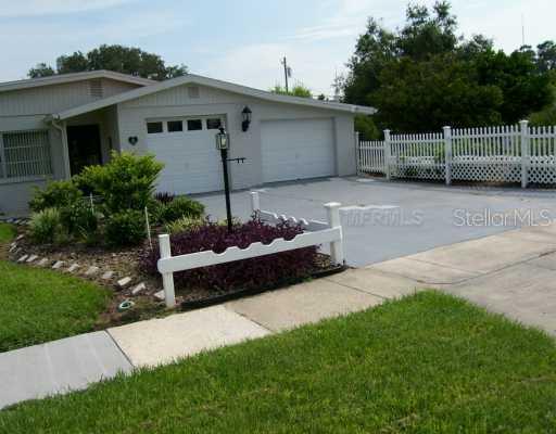 5 E Palm St., Davenport, FL 33837