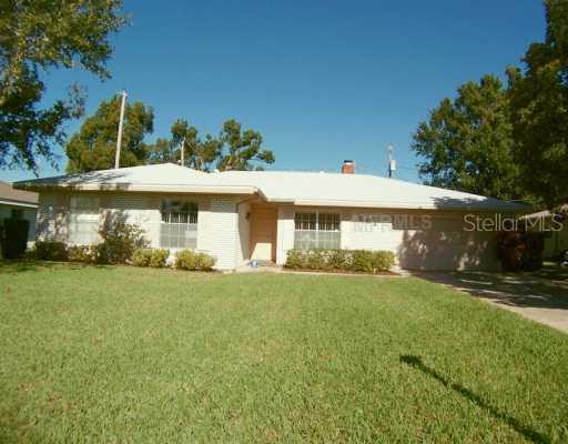 201 Lagoon Rd., Winter Haven, FL 33884