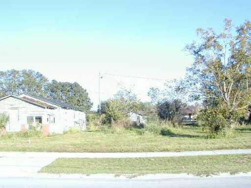 213 Dr Martin Luther King Jr St., Dundee, FL 33838