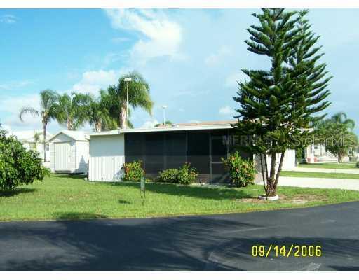 927 Center Crest Blvd., Davenport, FL 33837