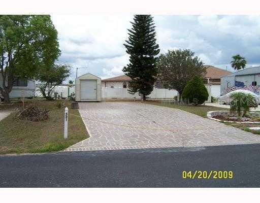 521 Golf Crest Ln., Davenport, FL 33837