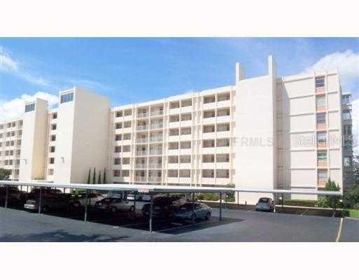 700 Mirror Ter. #111, Winter Haven, FL 33881