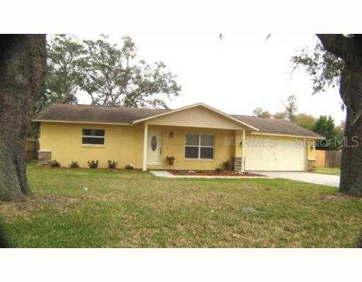 108 Lake Whistler Dr., Auburndale, FL 33823