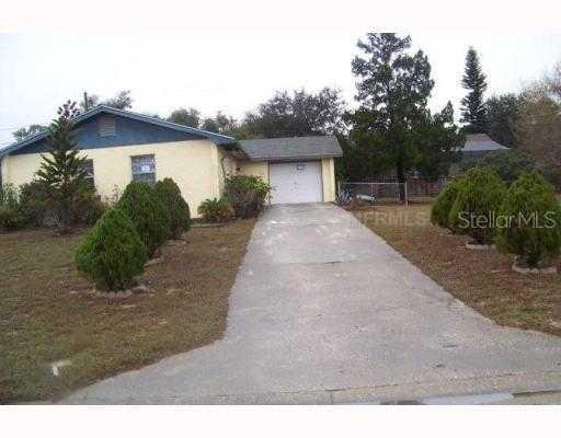 829 Brentwood Dr., Lake Wales, FL 33898