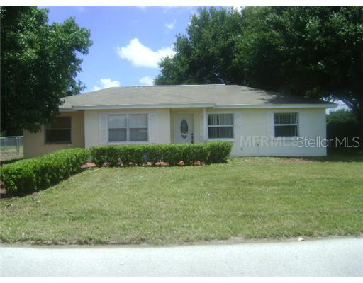 212 Oakview Ave., Auburndale, FL 33823