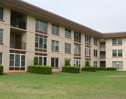 333 Lake Howard Dr. #211B, Winter Haven, FL 33880