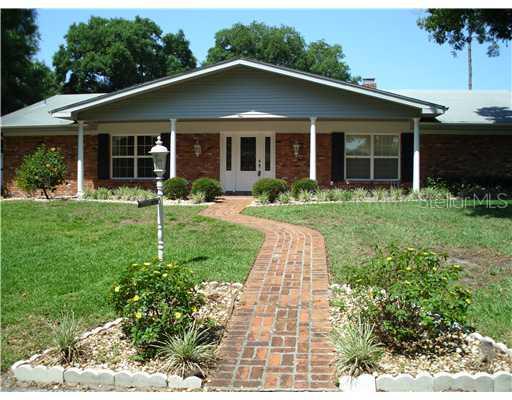 1 Oakridge Ln., Winter Haven, FL 33884