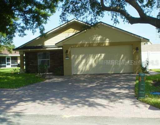 177 Newbern Cir., Auburndale, FL 33823