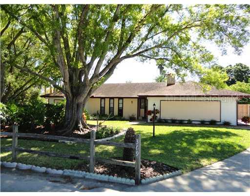 369 Pasco Ct., Winter Haven, FL 33884