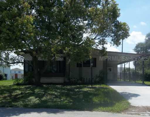 401 Village Cir., Winter Haven, FL 33880
