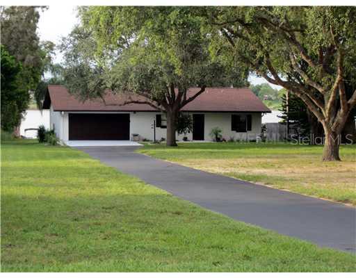 1310 Lucerne Loop Rd, Winter Haven, FL 33881