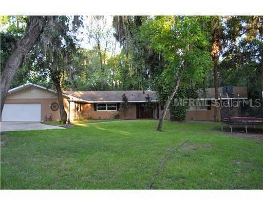 5257 Woodland Ln., Lake Wales, FL 33898