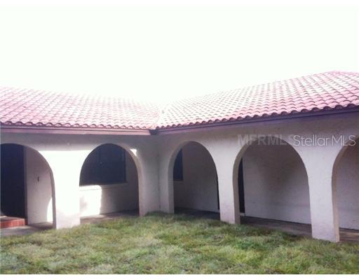 36 Oakwood Rd., Winter Haven, FL 33880