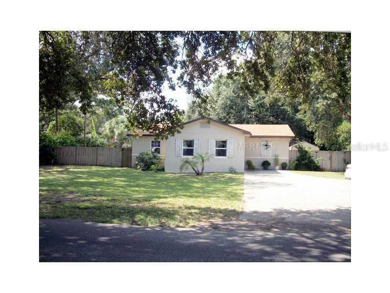 225 Lake Howard Dr., Winter Haven, FL 33880