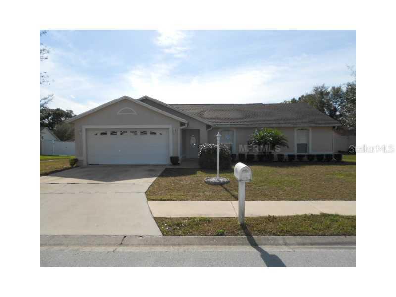 112 Winona Cir., Auburndale, FL 33823