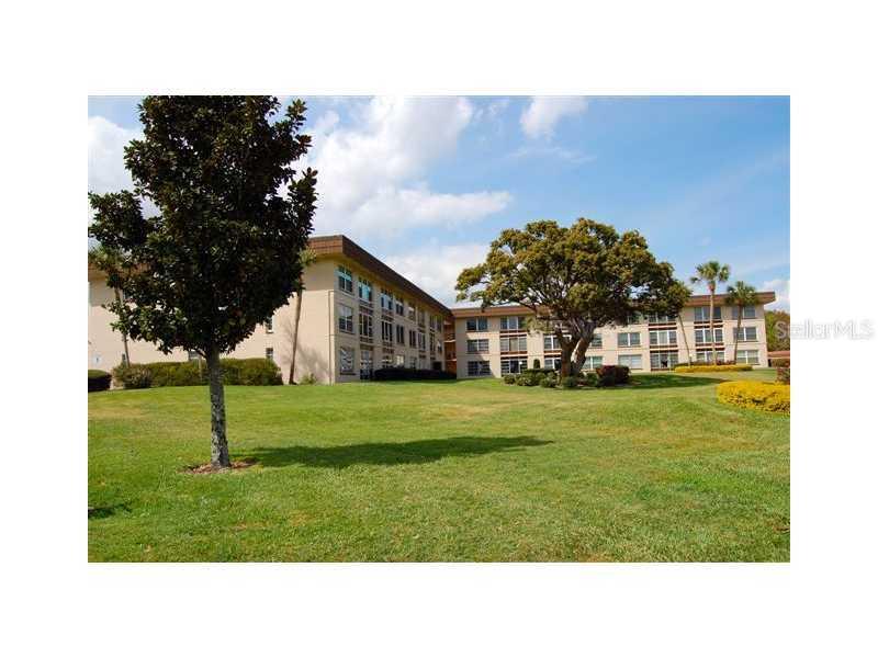 333 Lake Howard Dr. #201D, Winter Haven, FL 33880
