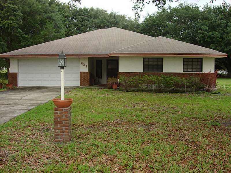 921 Van Dr., Auburndale, FL 33823