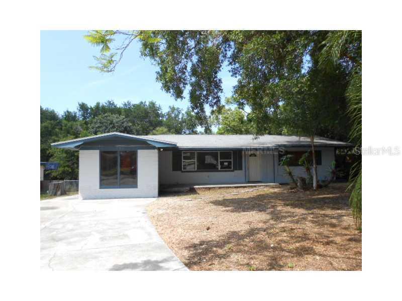 895 Avenue L, Winter Haven, FL 33880