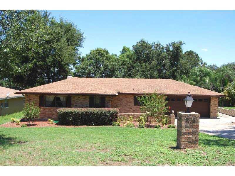 216 Escambia Dr., Winter Haven, FL 33884