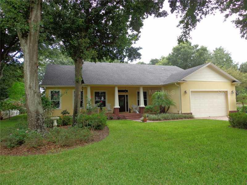 180 Hidden Oaks Ln., Winter Haven, FL 33884