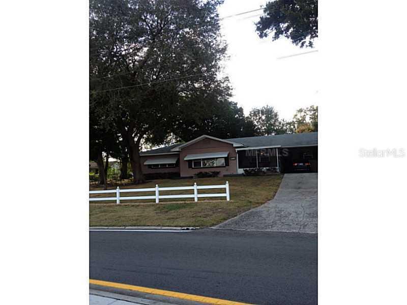 154 Lake Stella Dr., Auburndale, FL 33823