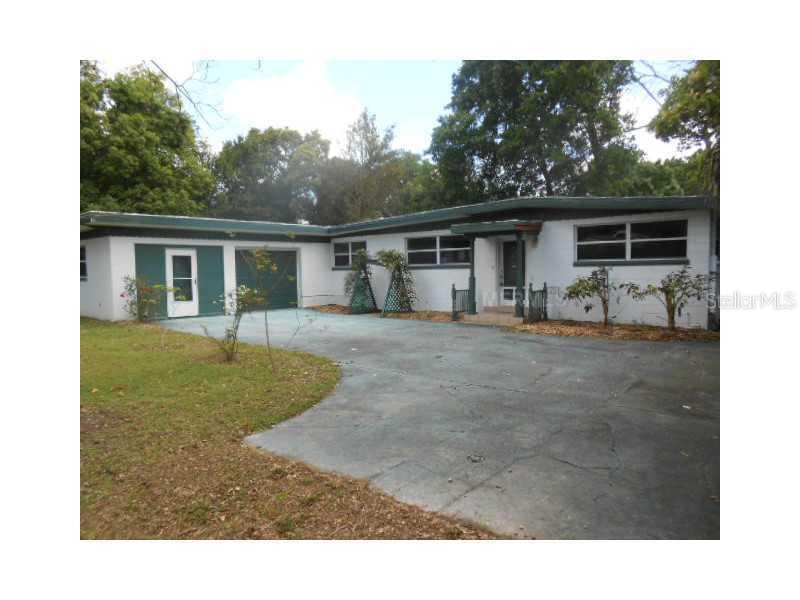 99 Davis St., Auburndale, FL 33823