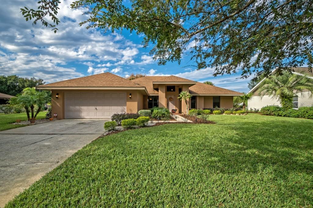 702 Lake Eloise Pl., Winter Haven, FL 33884