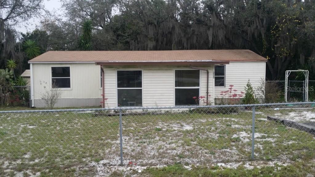 3933 Country Pl., Winter Haven, FL 33880