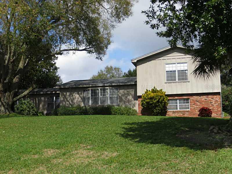 1910 Manor Cir., Winter Haven, FL 33880