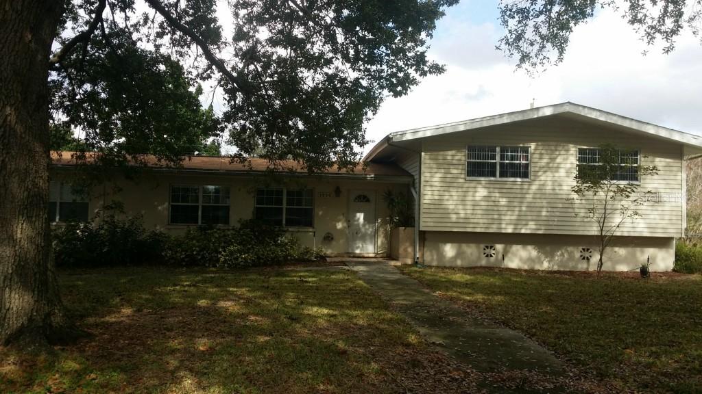 1226 Greenview Dr., Lakeland, FL 33805