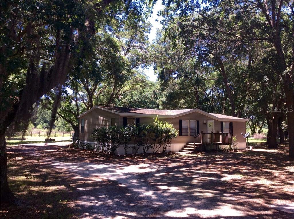 697 Honeyfarm Ln., Auburndale, FL 33823