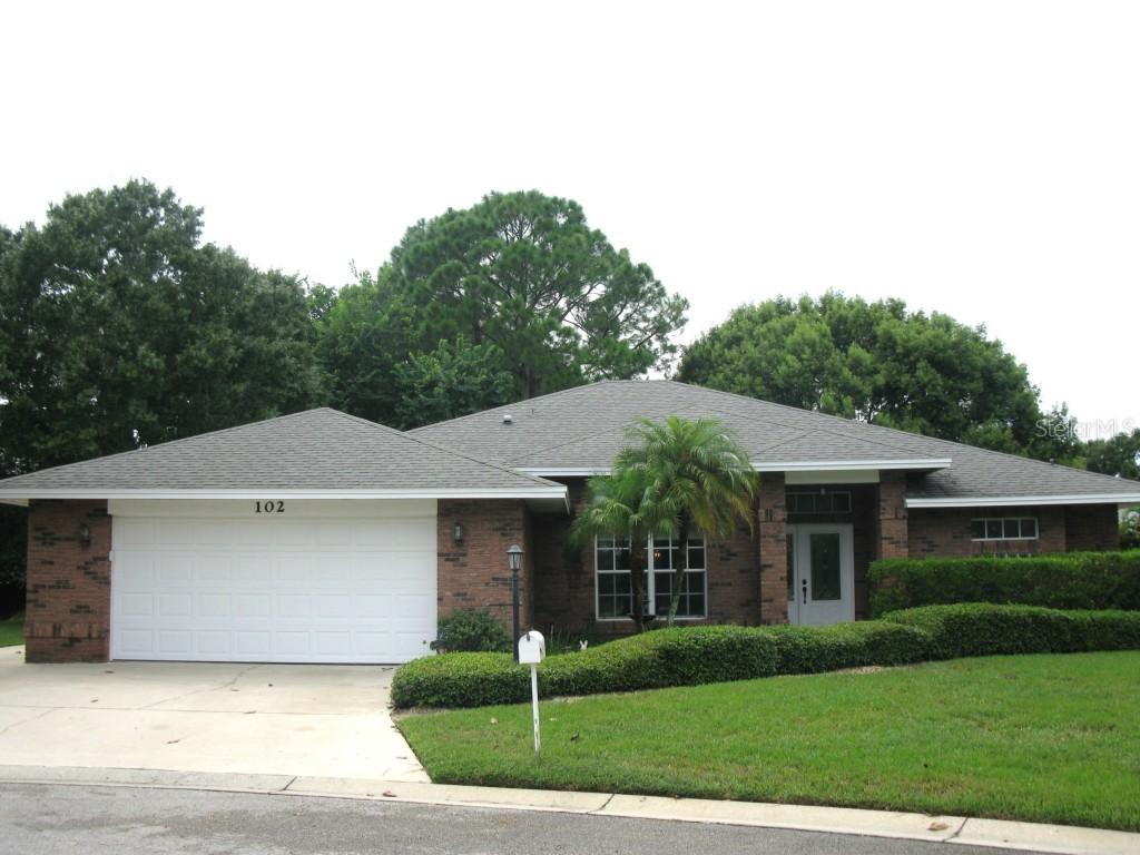 102 Hillside Ct., Winter Haven, FL 33884