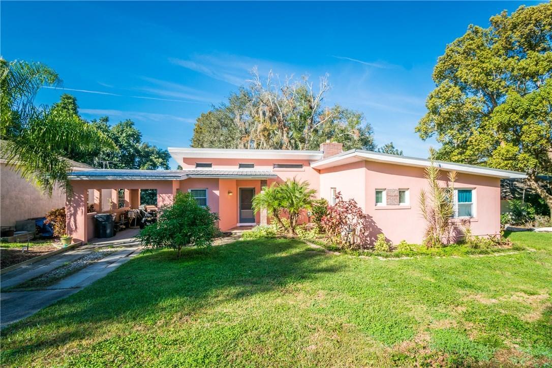 2427 E Lake Hartridge Dr., Winter Haven, FL 33881